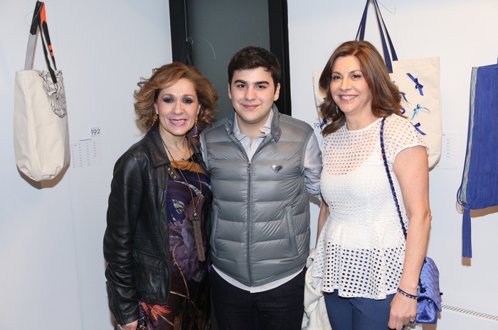Η Τζίνα Θανοπούλου μαζί με την Αλεξάνδρα Γιαννακοπούλου και τον γιο της