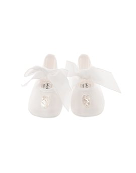 Και τελευταίο και καλύτερο: White Silk baby shoes with ribbon tie, από την Baby Dior! Πεθαίνω...