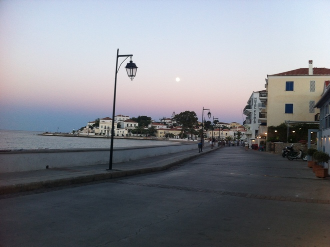 To ...Super Moon στην Promenade... 
