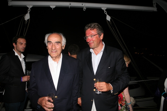 Ο Dan Stratan υποδέχεται τον Πρόεδρο του Ναυτικού Ομίλου Ελλάδος, Αλέξανδρο Παπαδόγγονα