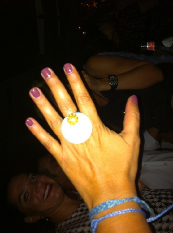 ...την έβγαλα όλο το βράδυ κάπως έτσι, αφού όλες μου οι φίλες με ρωτούσαν για το καινούργιο μου δαχτυλίδι Vanile on the Rock by Vanessa Geroulanou...