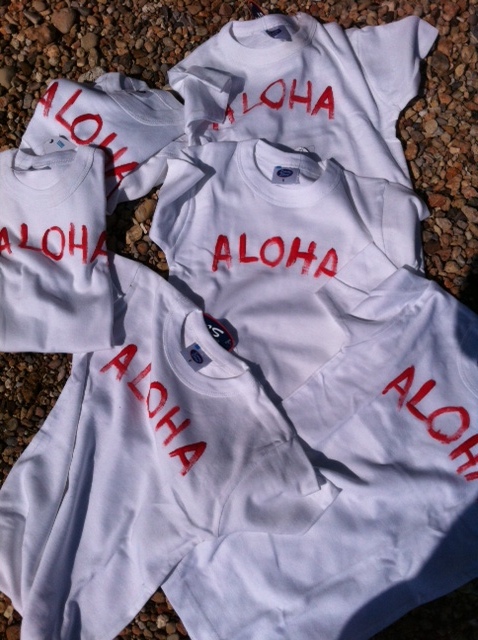 Aloha T-Shirts από το Magic Wrap για τους καλεσμένους μας...