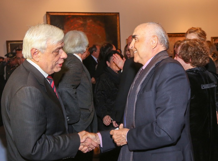 Ο Πρόεδρος της Δημοκρατίας Προκόπης Παυλόπουλος με τον Θόδωρο Βασιλάκη