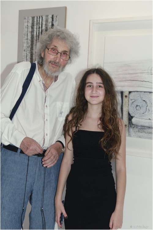 Ο καλλιτέχνης Σωτήρης Σόρογκας με την κόρη του Εριφύλλη