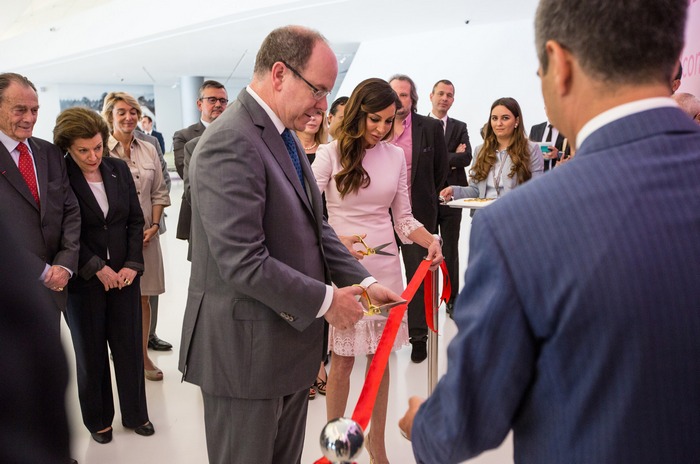 O Πρίγκιπας Αλβέρτος και η Μehriban Aliyeva εγκαινιάζουν την έκθεση «Grace Kelly, the Princess and Style Icon»