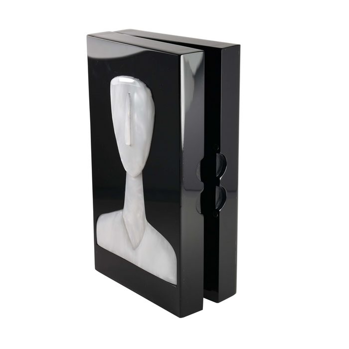 Μαύρο clutch από plexi glass και mother of pearl με το γυναικείο ειδώλιο Σχεδιασμός : Urania Gazelli | € 750,00