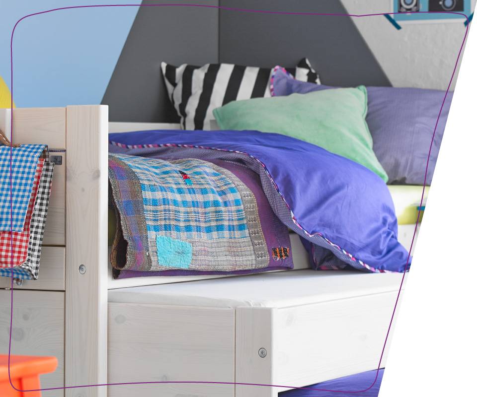 Modern day apartments or children bedrooms are seldom characterized as spacious; indeed, space is too precious to be spent. Our cabin – bed, with its space-saving extension offers you a practical and versatile guest bed as well as a bed drawer.