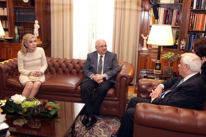 Ο Πρόεδρος της Δημοκρατίας υποδέχεται τον Δρ. Ismail Serageldin, την κυρία Μαριάννα Β. Βαρδινογιάννη και τον Ακαδημαϊκό Καθηγητή Χρήστο Ζερεφό στο Προεδρικό Μέγαρο. 